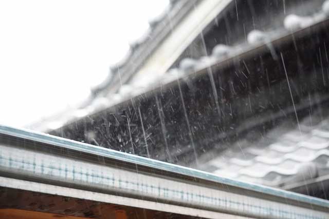 天候や災害による雨漏りを予防する屋根塗装